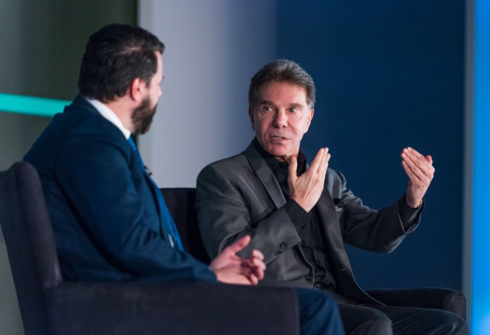 https://bucket-growthfaculty-strapi-prod-images.s3.ap-southeast-2.amazonaws.com/Dr_Robert_Cialdini_Whatmakespeoplesay_Yes_2375696_25f8802c83.jpg